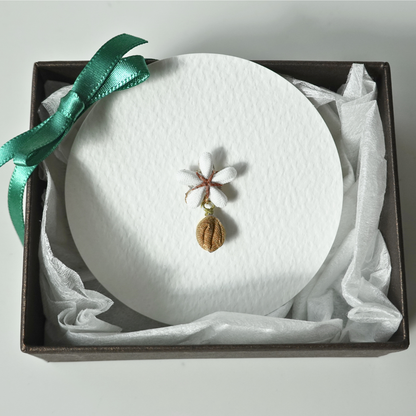 つまみ細工「コーヒーのピンバッジ」～にしみのおやさいクレヨン～【送料無料】