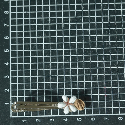 つまみ細工「コーヒーのネクタイピン」～にしみのおやさいクレヨン～【送料無料】